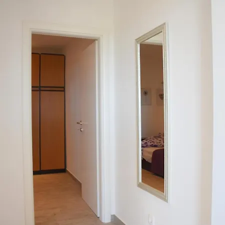 Apartman With A Parking Space Tucepi, Makarska - 13624 *